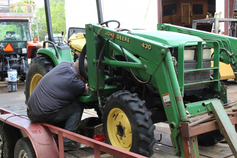 John Deere Tractor Gulf Hydraulics & Pneumatics, Inc.